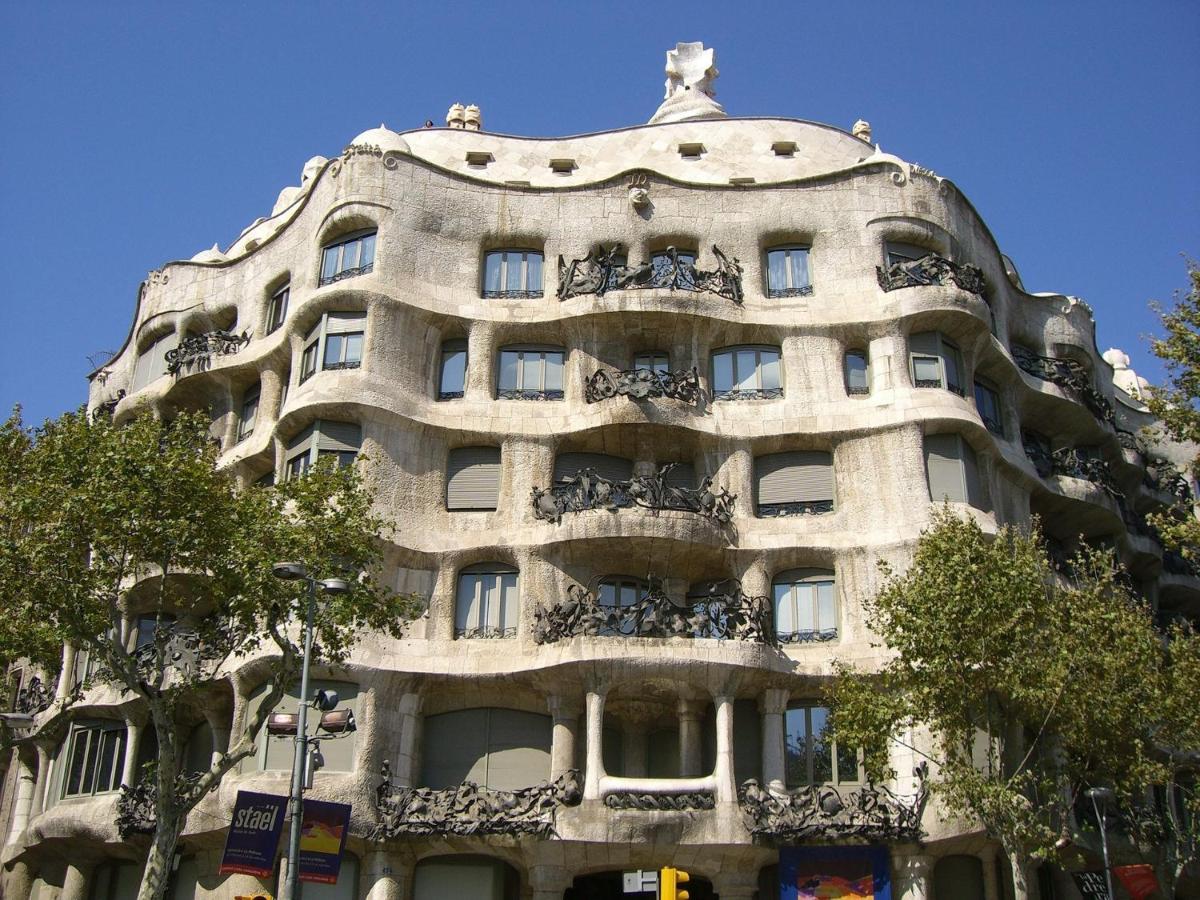 Muntanya - Apartments In Sagrada Familia Барселона Экстерьер фото